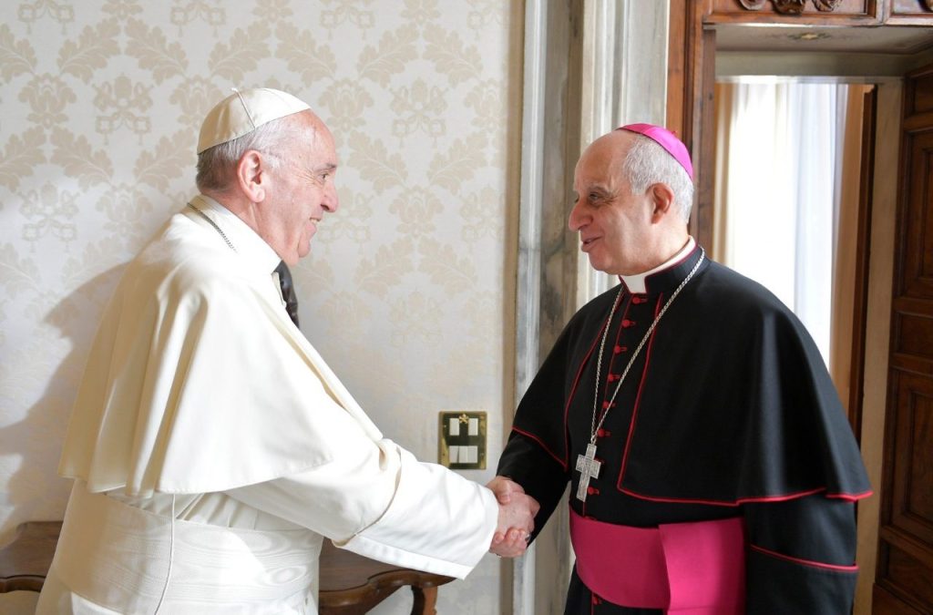 mgr fisichella et le pape francois